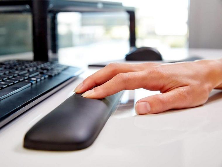 3M Gel Keyboard Wrist Rest - Image 2