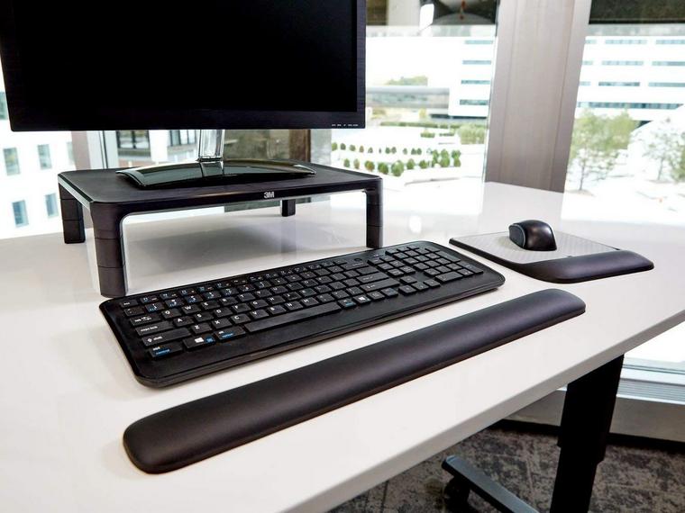 3M Gel Keyboard Wrist Rest - Image 3