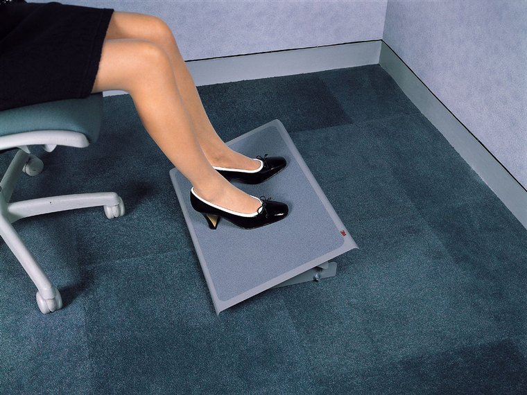 3M Heavy Duty Footrest - Image 2