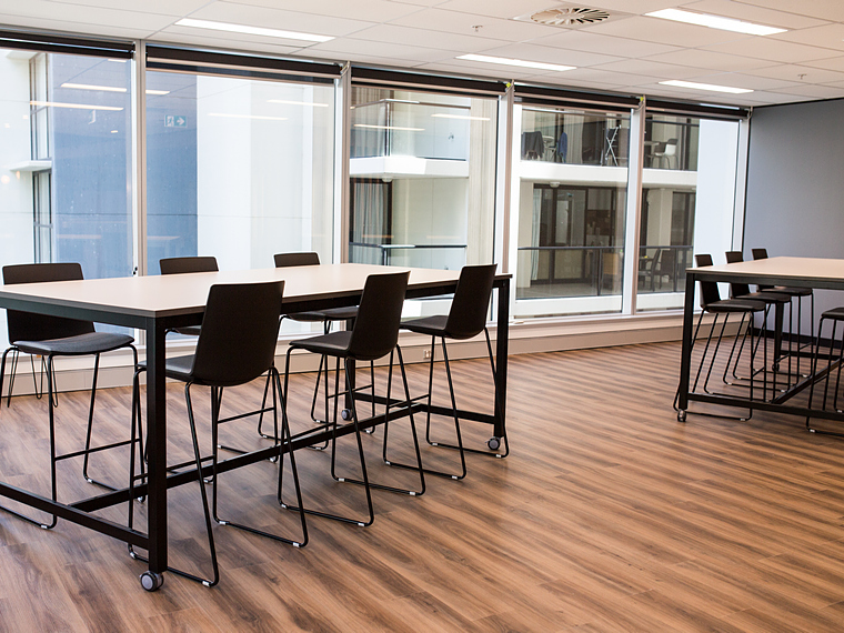 JR Barstool - Image 4