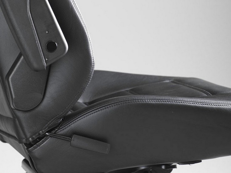 KAB Director (II) Deluxe - Image 2